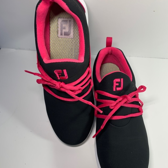 Golf Shoes - Picture 5 of 7